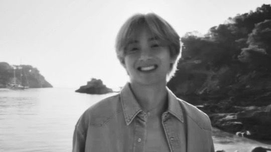 shadowmisted's tweet image. Take me to the lakes where all the poets went to die, I don’t belong, and my friend, neither do you.