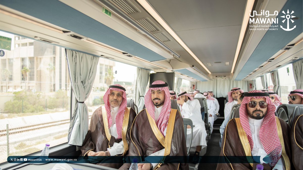 MawaniKSA's tweet photo. زار معالي مساعد وزير الصناعة والثروة المعدنية للتخطيط والتطوير د.عبداالله بن علي الأحمري #ميناء_الملك_فهد_الصناعي_بالجبيل ، حيث قام خلالها بجولة تفقدية اطلع فيها على مرافق الميناء وإمكانياته التشغيلية، والمشاريع الحالية والمستقبلية. https://t.co/fSe4ToC1VY