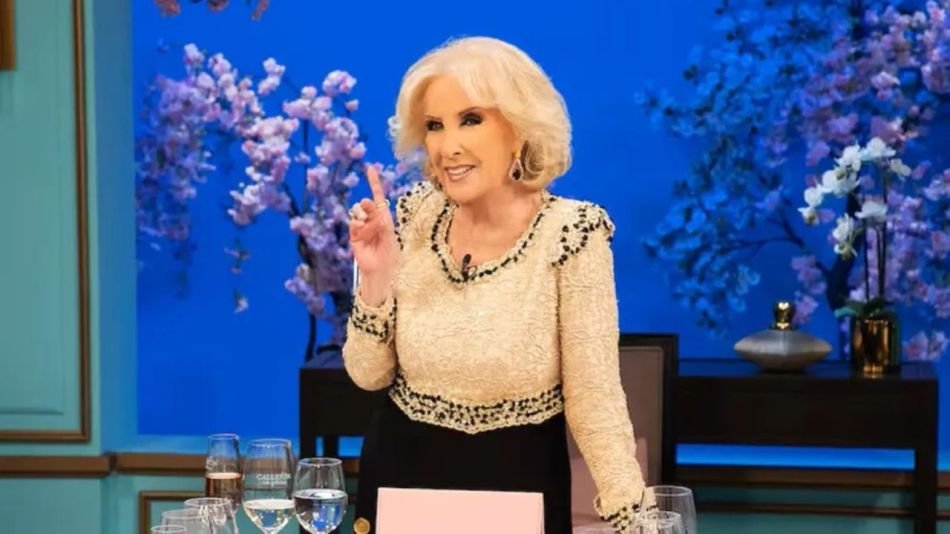 eeemiliano's tweet photo. Los vi comentar algo de esto en la mañana, Mirtha Legrand ha visto: 

-8 Papas 
-34 Presidentes argentinos
-18 Presidentes estadounidenses
-22 Mundiales de fútbol
-4 Reyes de Inglaterra https://t.co/W2KmZrX4xB