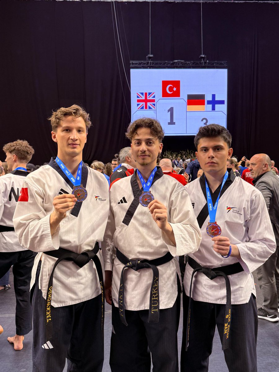 🥋Estonya’da düzenlenen Avrupa Taekwondo Poomsae Şampiyonası’nda sporcularımız; 1 altın, 2 bronz madalya kazandı.👏👏👏
 
🥇Aykut Taşgın 
(Serbest stil bireysel) 
🥉Kübra Dağlı Muran, Emirhan Muran (Serbest stil pair)
🥉 Furkan Bayrak, Yusuf Emre Akbıyık, Yiğit Kemal Yılmaz