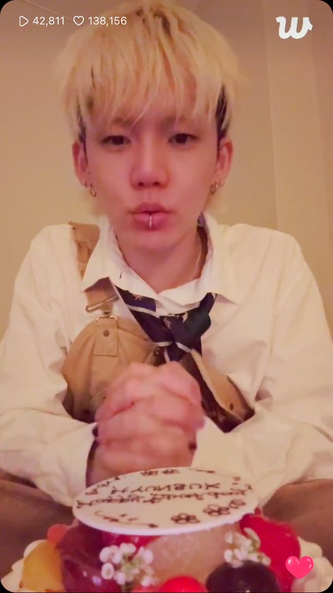 treasure_fiting's tweet photo. やだ、かわいっ♡

#TREASURE #CHOIHYUNSUK https://t.co/DeNIUJ29Zc