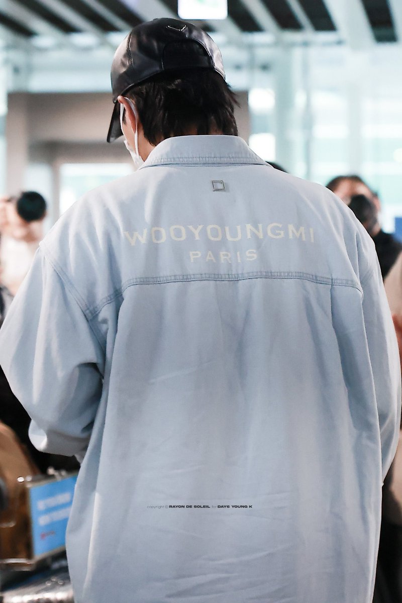 fox_wearing's tweet photo. 250421 ICN 입국

#데이식스 #영케리 #DAY6 #YOUNGK #영케이모자

정보:프라다 나파 가죽 베이스 볼 캡
https://t.co/GmsL14CRGn https://t.co/WykTUze65Z