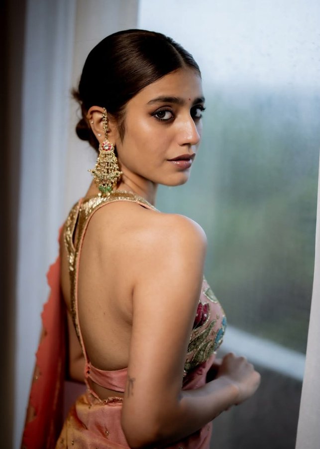 GpEDP50bYAA1tW0?format=jpg&name=900x900