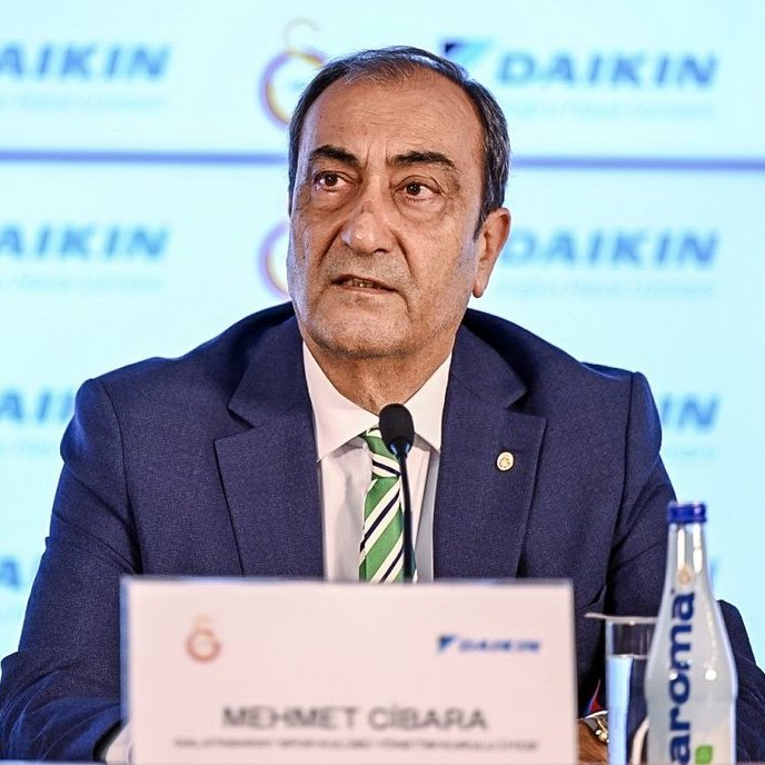 gibbybaris's tweet photo. 🎙️ Mehmet Cibara:

Li Yingying transferini 30 Nisan'a kadar, bu ay içinde bitiremezsek Brezilya'da oynayan bir yıldızı getireceğiz. Li Yingying transferi bitse bile belki ikisini de alacağız. Biz seneye için gerçekten killer spikerlar alarak şampiyonluğa oynamak istiyoruz.

🗞️ Arma Sports