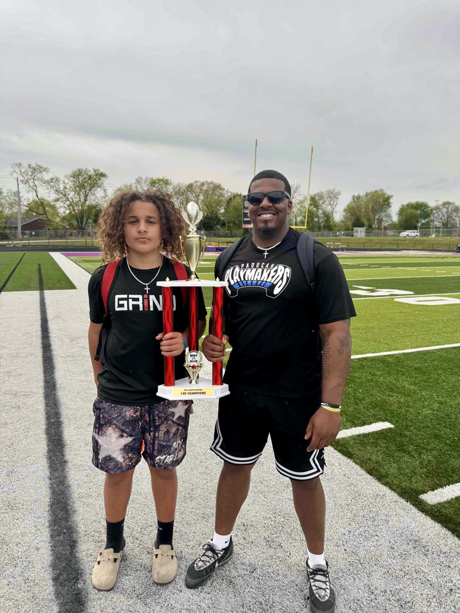 BrodyQB3's tweet photo. 14u Easter Mayhem Champions! 
#QB3🏈🏈
@VisionQb @KYFUTURESTARS https://t.co/Ubmv0VShRb