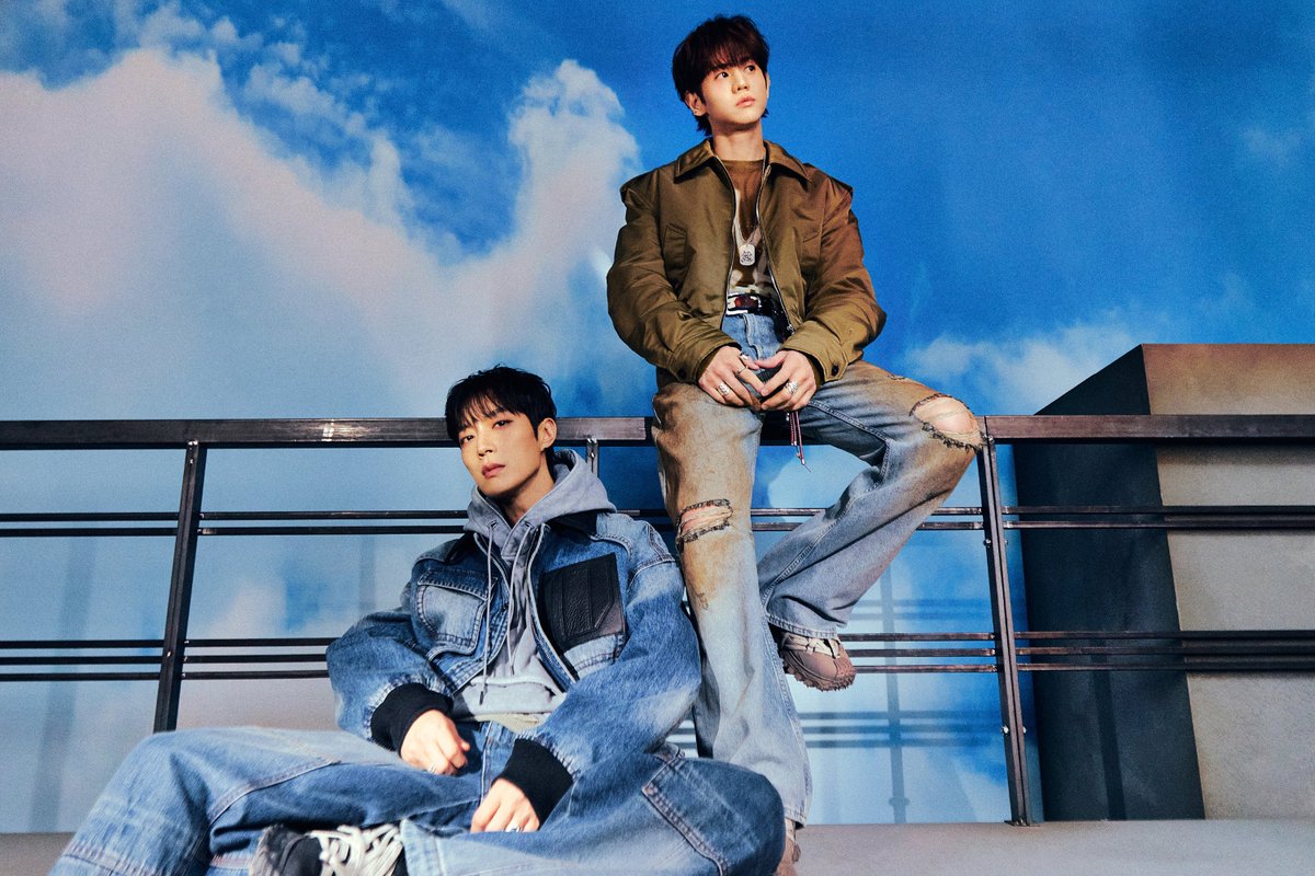 Highlight_AUent's tweet image. HIGHLIGHT THE 6th MINI ALBUM [From Real to Surreal] CONCEPT PHOTO #4 - Surreal B ver.
2025. 04. 28. 18:00

⛓️ aroundusent.com

#From_Real_to_Surreal
#하이라이트 #HIGHLIGHT
#비스트 #BEAST
#윤두준 #YOONDUJUN
#양요섭 #YANGYOSEOP
#이기광 #LEEGIKWANG
#손동운 #SONDONGWOON