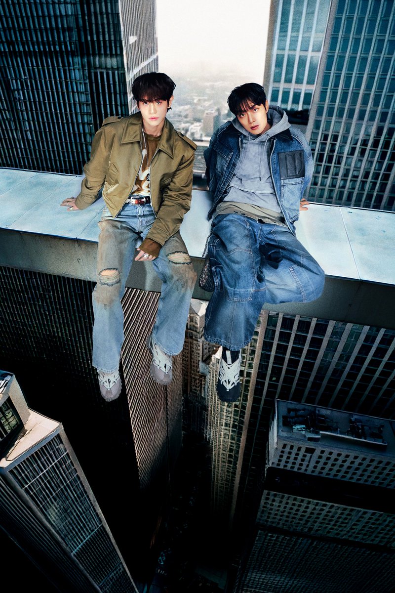 Highlight_AUent's tweet image. HIGHLIGHT THE 6th MINI ALBUM [From Real to Surreal] CONCEPT PHOTO #4 - Surreal B ver.
2025. 04. 28. 18:00

⛓️ aroundusent.com

#From_Real_to_Surreal
#하이라이트 #HIGHLIGHT
#비스트 #BEAST
#윤두준 #YOONDUJUN
#양요섭 #YANGYOSEOP
#이기광 #LEEGIKWANG
#손동운 #SONDONGWOON