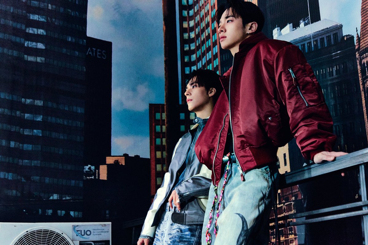 Highlight_AUent's tweet image. HIGHLIGHT THE 6th MINI ALBUM [From Real to Surreal] CONCEPT PHOTO #4 - Surreal B ver.
2025. 04. 28. 18:00

⛓️ aroundusent.com

#From_Real_to_Surreal
#하이라이트 #HIGHLIGHT
#비스트 #BEAST
#윤두준 #YOONDUJUN
#양요섭 #YANGYOSEOP
#이기광 #LEEGIKWANG
#손동운 #SONDONGWOON