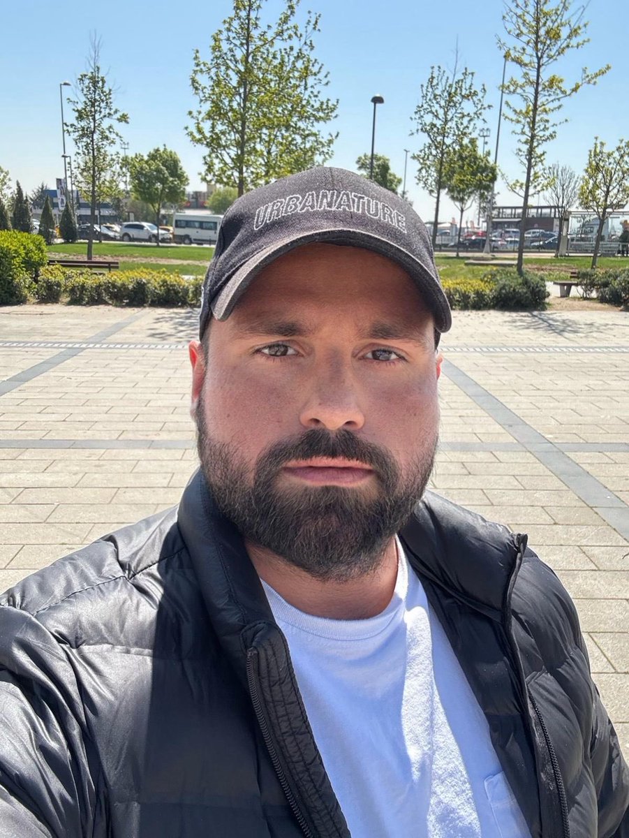 gnsergen's tweet image. İyi akşamlar herkese 🌆
Etkileşim saati yorum atan veya favlayanları takip ediyorum 🙋‍♂️
#followme #Ifollowback