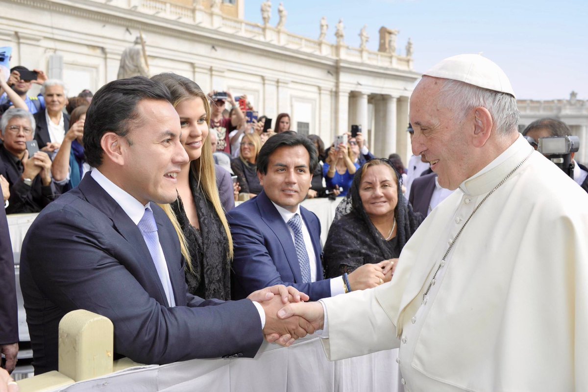 Recibo con tristeza la noticia del fallecimiento del Papa Francisco. Como hombre de fe, recuerdo el gran gesto del Sumo Pontífice que declaró a nuestra milagrosa Virgen de la Puerta de Otuzco como “Madre de la Misericordia y de la Esperanza”. Tu humildad y compromiso te dan un