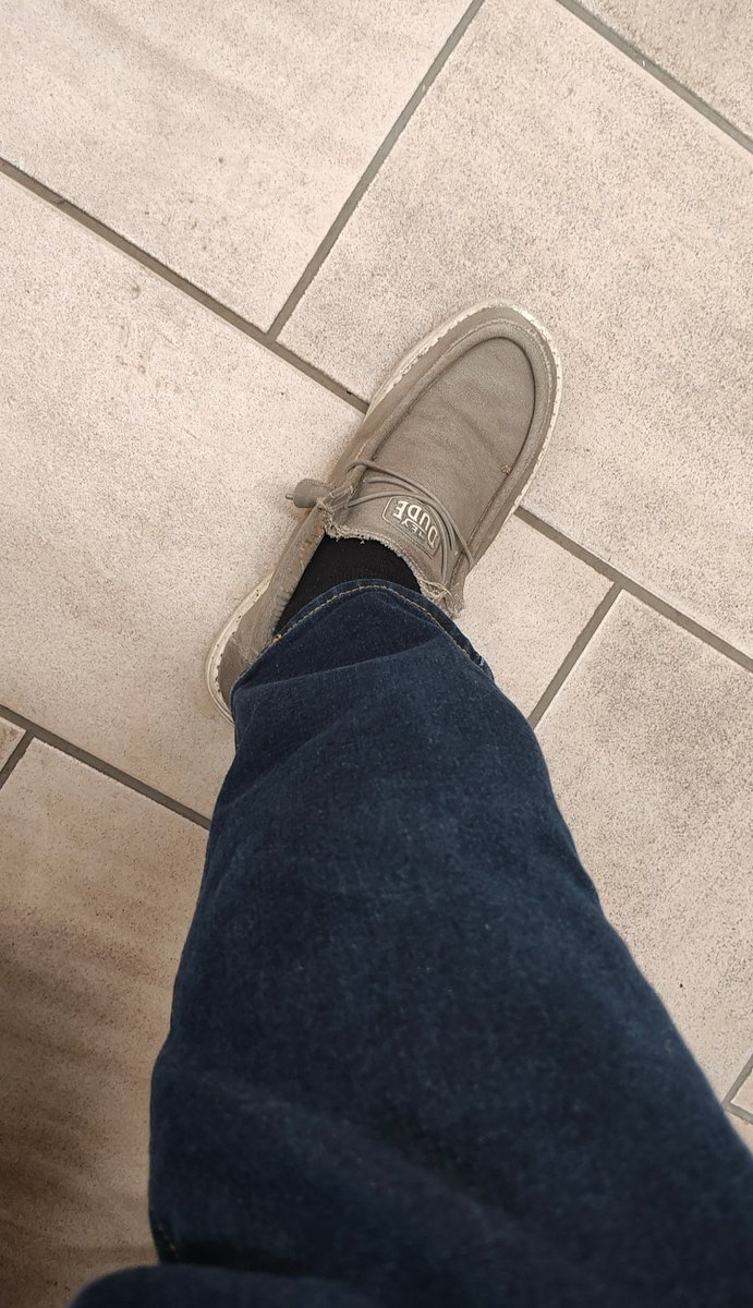 boobastank's tweet photo. Hey dudes human leg and foot #onedayatatime #spring #bloodeatmeat #peta https://t.co/5KQVEkA92B