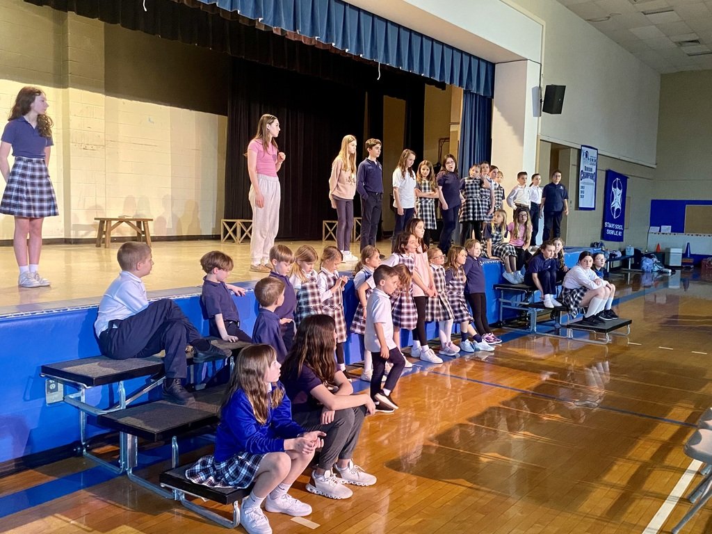 SMSSwormville's tweet image. 🎺🥁 Join us THIS FRIDAY &amp;amp; SATURDAY, April 25th &amp;amp; 26th at 7 pm in the St. Mary School Gymnasium for the SMS Drama Club's production of Meredith Wilson's The Music Man Jr.! 

stmaryschoolswormville.org/musicman 

#dramaclub #musicmanjr #rivercity #smstheplacetobee