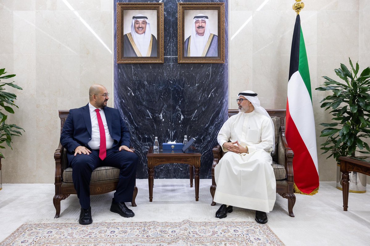 OthmanBelbeisi's tweet image. It was a pleasure meeting with H.E. Sheikh Jarrah Jaber Al-Ahmad Al-Sabah, Deputy Minister of @MOFAKuwait, today.
We are marking 30 years of presence in Kuwait, effective cooperation, and many success stories. We look forward to an even stronger collaboration in the future.