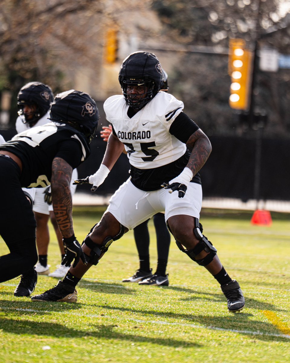 Jordan Seaton said Saturday that Zach Owens “lost the weight he needed to lose” &amp; is “starting to put everything together.”

This is Owens during his first practice at Clemson in 2023 (375 pounds) vs. Owens this spring (345 pounds).