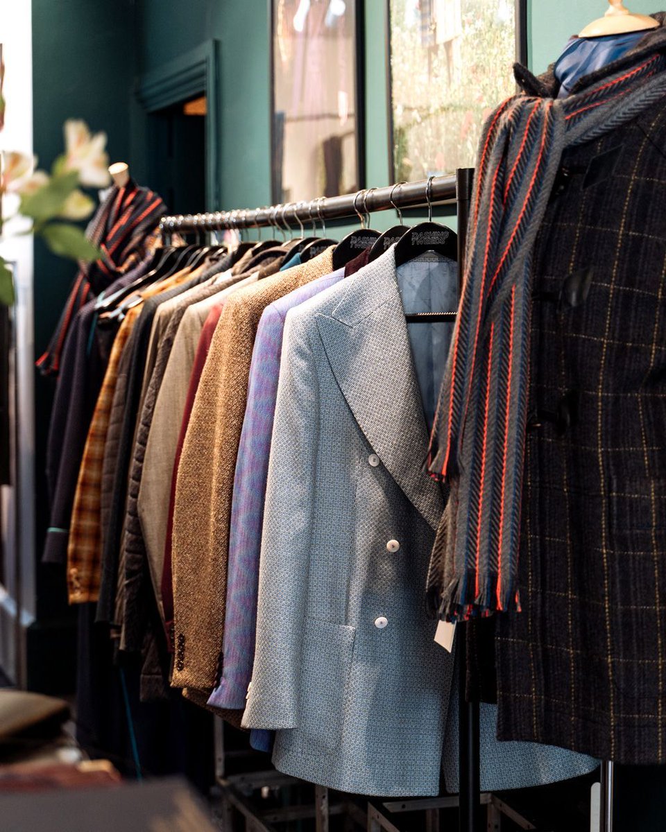 dashingtweeds's tweet image. Our special sample sale rail in store, with a select few unique suits from past seasons.

Pop in store soon, we reopen tomorrow at 10am.

#samplesale #sale #oneoffdesigns #samples #designer #uniquedesigns
