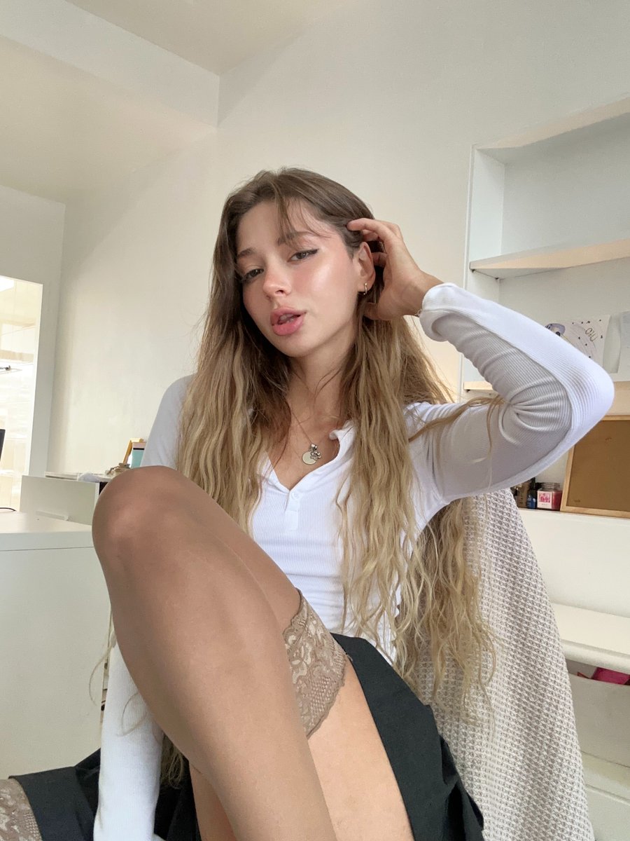 FixwerksPte's tweet photo. Crossed legs, soft stockings, and a skirt that doesn’t like to stay in place…
I sat like this for a reason.
Wanna know what it was? 💌
https://t.co/hLnWaKcyPs https://t.co/GJPLoty7Kc