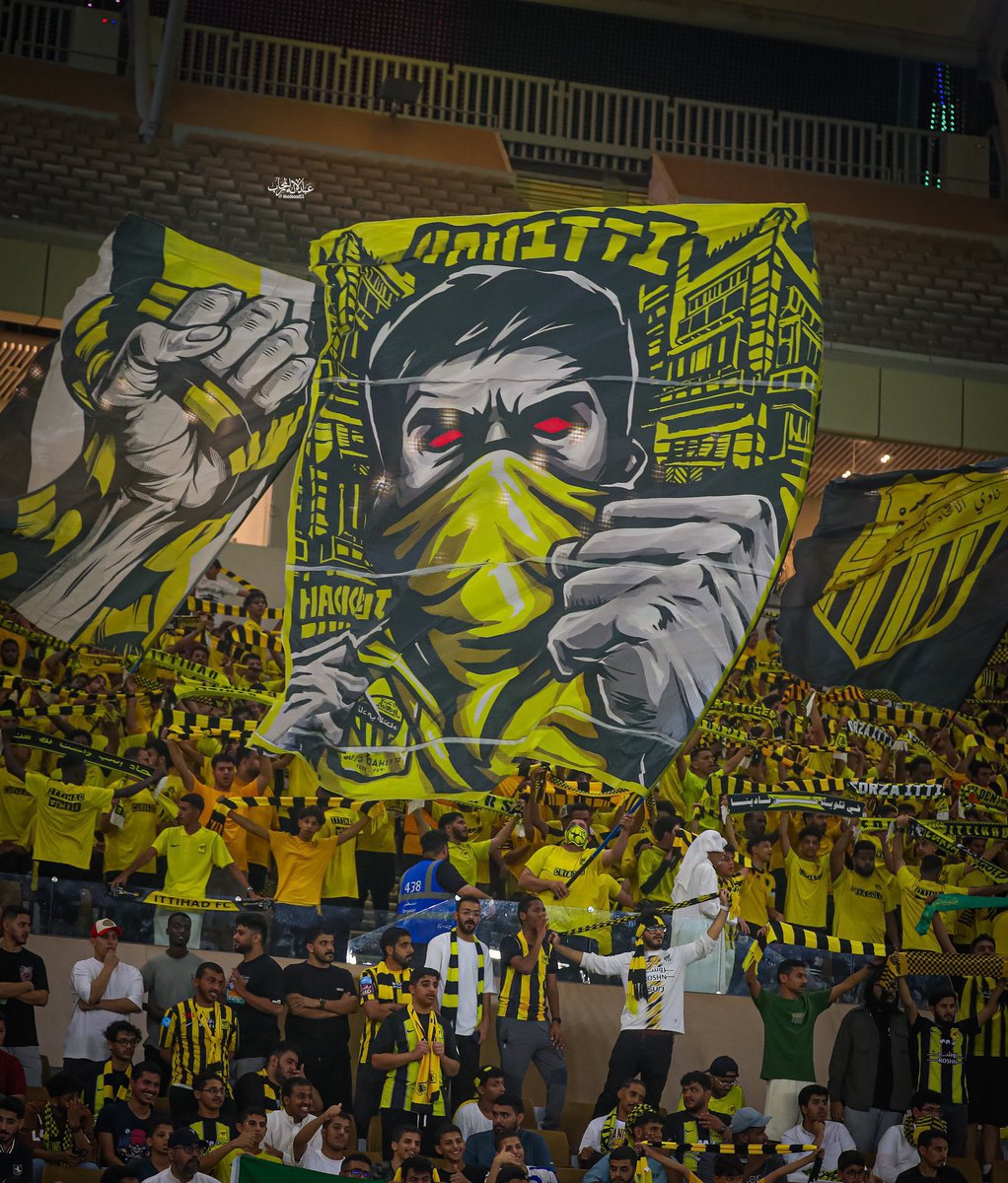 A13erS's tweet photo. انا الاتحاد.. والاسم باقي يخوف 🖤💛 https://t.co/NmBHhiwIjn