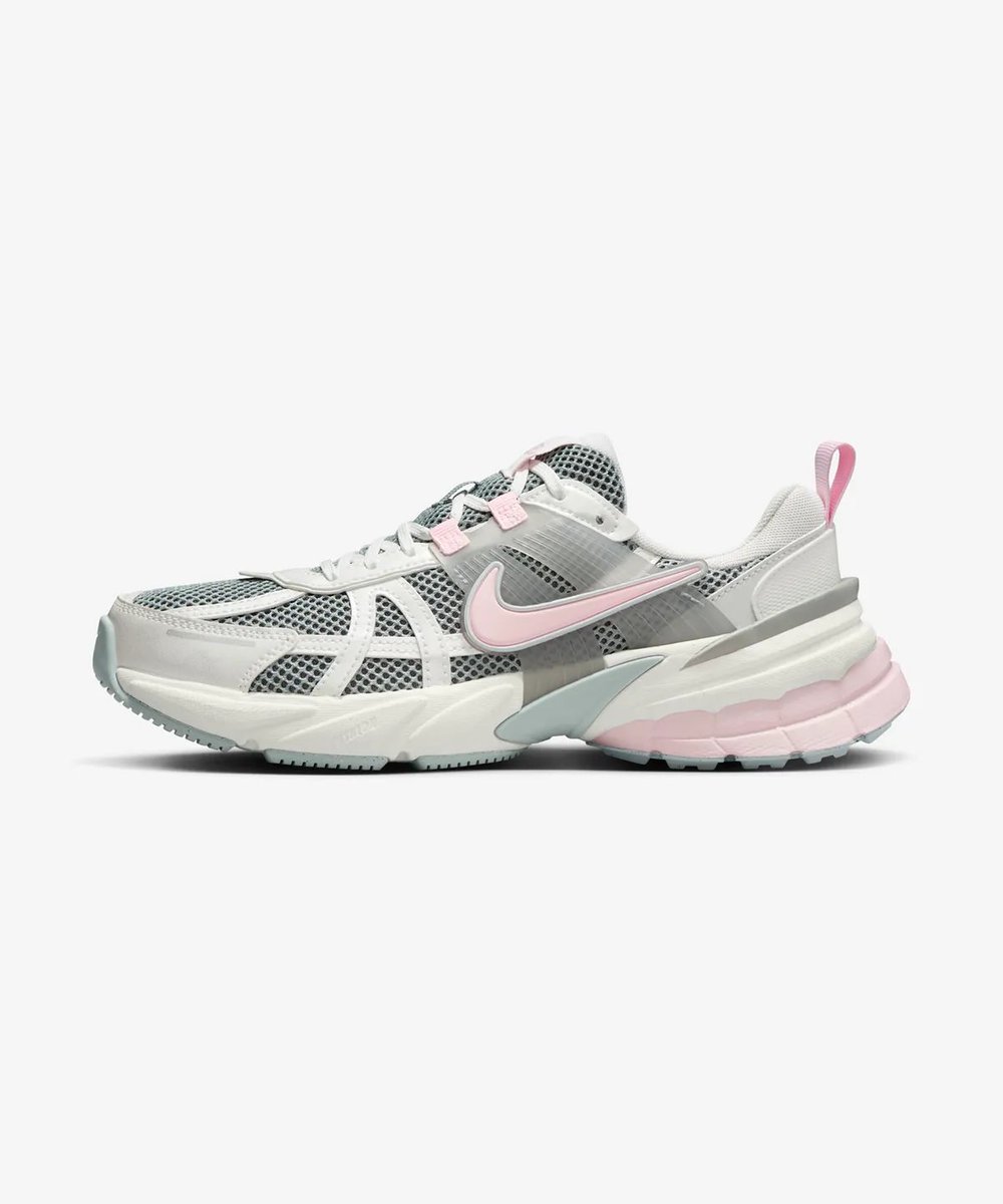 thisismynana's tweet image. nike v2k run ลดแบบแตกแตนมากจ้า ลด 35% เหลือแค่ 2890.- รวมส่ง❤️‍🔥ปกติที่ไทยลดแล้วก็ 3000+ เฉพาะสี pink foam แบบในรูปนะคะ ตอนนี้เหลือแค่ 230/255/260mm เป็น timesale รับถึง 8 โมงเช้าพนค่า🔔

#NIKE #V2K #พรีเกาหลี #พรีออร์เดอร์เกาหลี #หิ้วnike #พรีรองเท้า