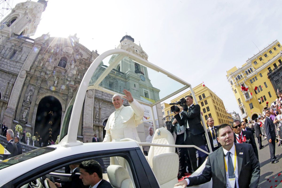 📍 Francisco fue elegido en 2013 y lideró la Iglesia católica durante más de una década.
Entre sus últimas decisiones destaca la disolución del #Sodalicio, comunidad religiosa peruana denunciada por abusos sexuales y psicológicos. La medida fue confirmada en enero de 2025. 🧵