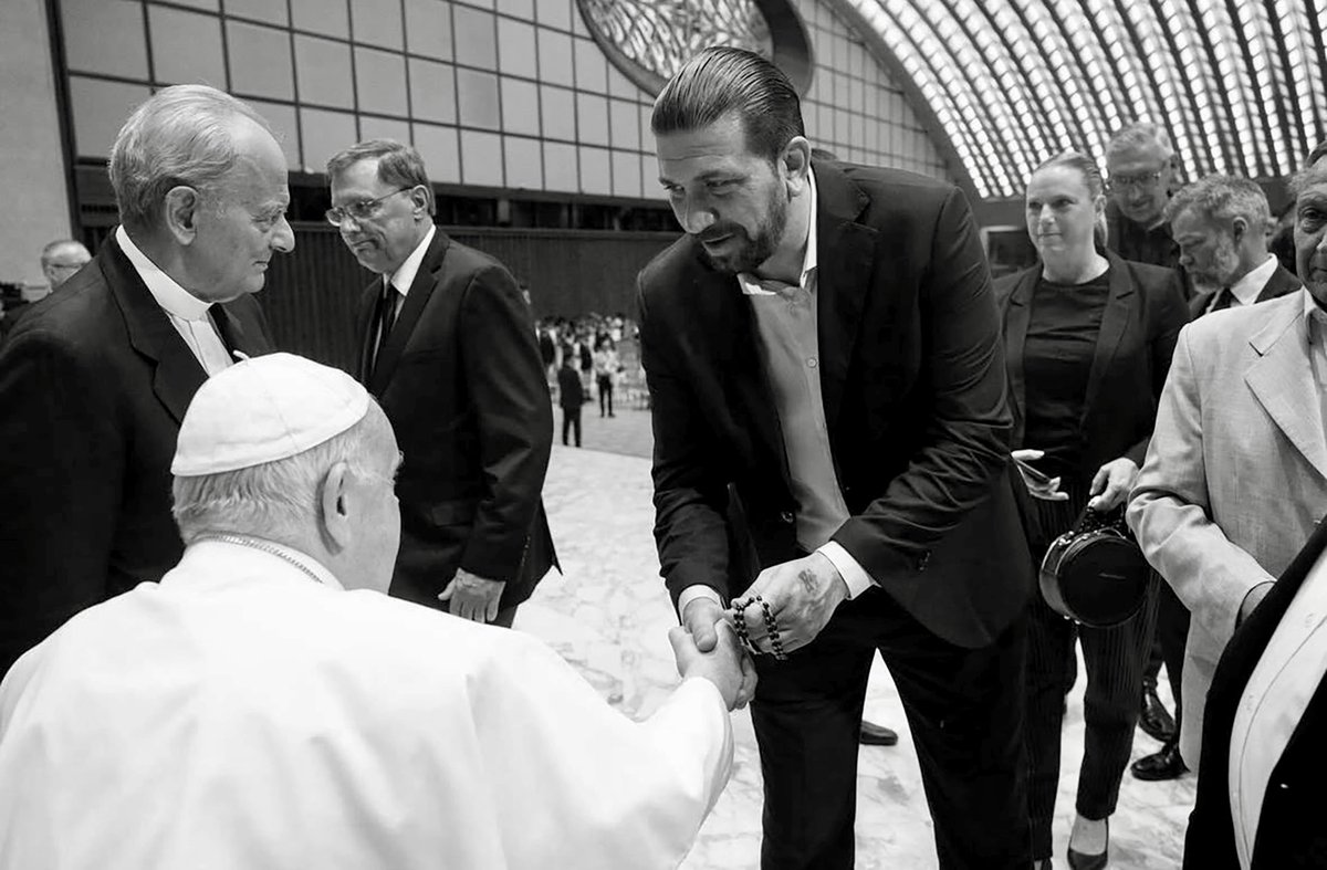 Lamentamos el fallecimiento del #PapaFrancisco, un referente mundial de la justicia social.

Su legado permanecerá en quienes creemos en una sociedad más justa y solidaria. 
                                                                     
Que descanses en paz. 1936-2025