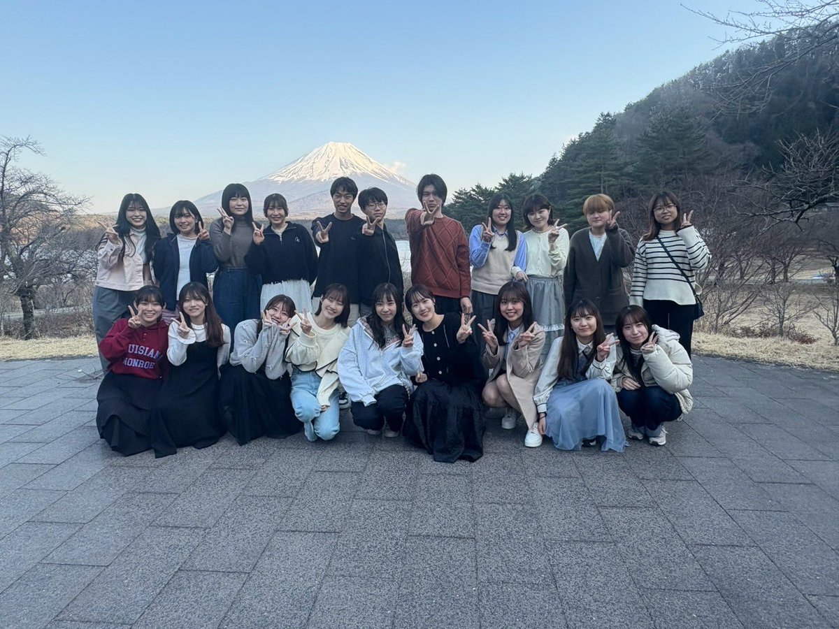 【サマコンまであと2週間！】
こんにちは！名市オケ3年生です！！
なんと私たちもついに幹部代✨
トレーナーをはじめ、運搬、広報などなど、練習も運営も精一杯頑張ってきました！
あと2週間、みんなで頑張ります！❤️‍🔥
5/5(月)はぜひ芸文へお越しください！
お待ちしております🎶
