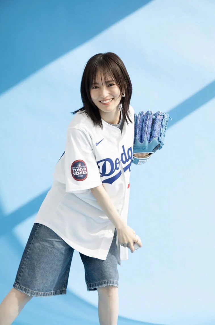 あら〜
smartの彩ちゃんの連載が終了かぁ(ノ_＜)
残念だけど、いつかは終わる時は来るもんな🙁

彩ちゃんが病気療養中も連載を打ち切らずに、休載という形で待ってくれましたね🥹
長い間ありがとうございました🙇‍♂️

#山本彩 
#smart 
#smartはさや姉の味方