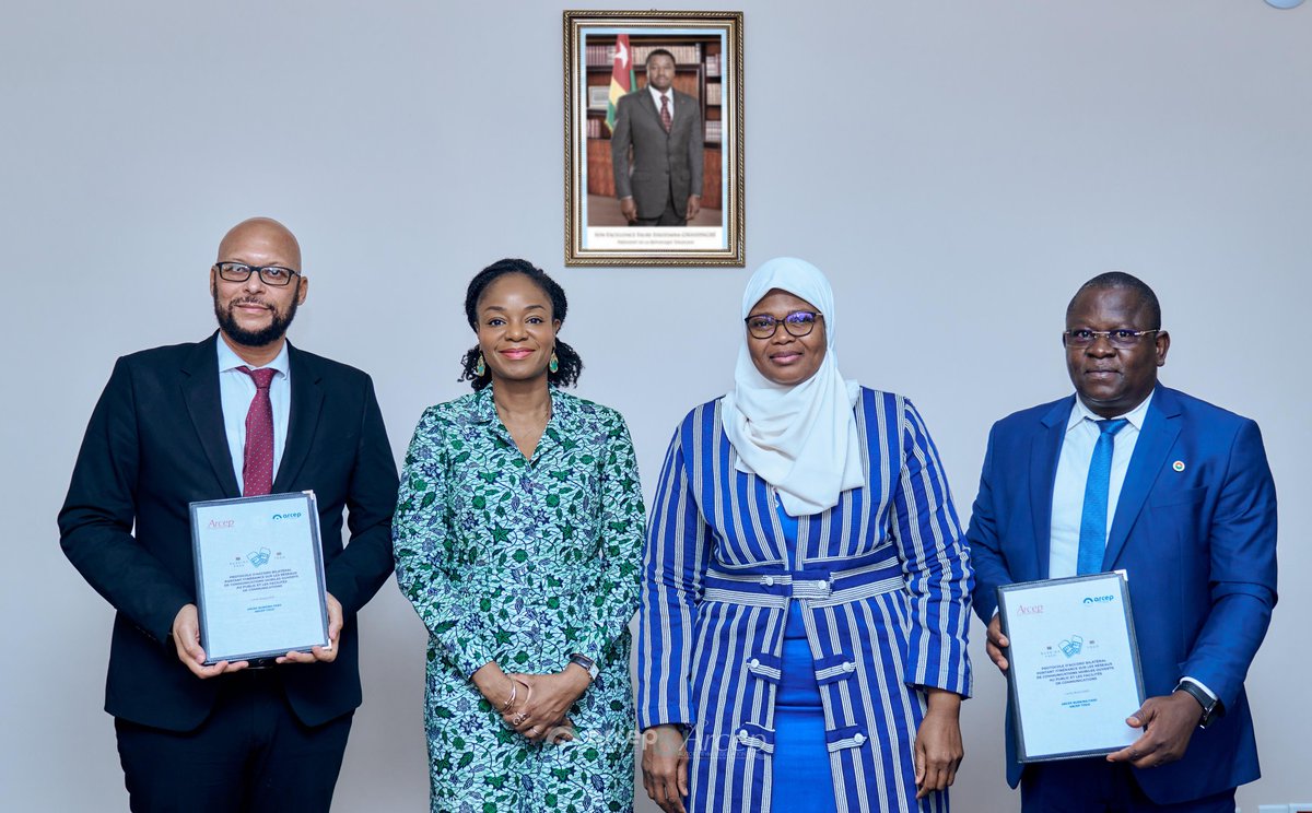 SIGNATURE D'UN PROTOCOLE DE FREE ROAMING ENTRE LE BURKINA FASO ET LE TOGO.
Lire l'article relatif à ce communiqué de presse via le lien ci-dessous :
arcep.tg/signature-dun-…
#freeroaming 
#ArcepTogo 
<a href="/arcepburkina/">ARCEP BURKINA FASO</a> 
<a href="/NumeriqueTG/">Ministère de l'Efficacité du Service Public 🇹🇬</a>
<a href="/YasTogo/">Yas Togo</a> <a href="/moovafricatg/">Moov Africa Togo</a>