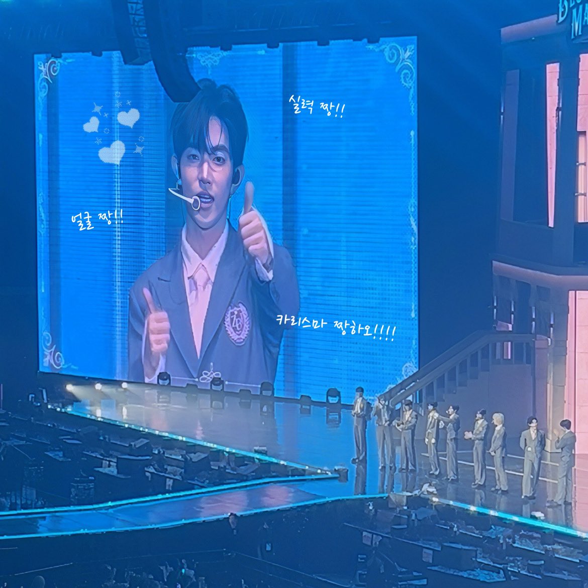 zhang_hao05's tweet photo. 다친대로 상관없어 내 옆에 네가 있다면～𖤐 ̖́-

#2025_ZEROBASEONE_FANCON 
#BLUE_MANSION https://t.co/FANPh4CMxb