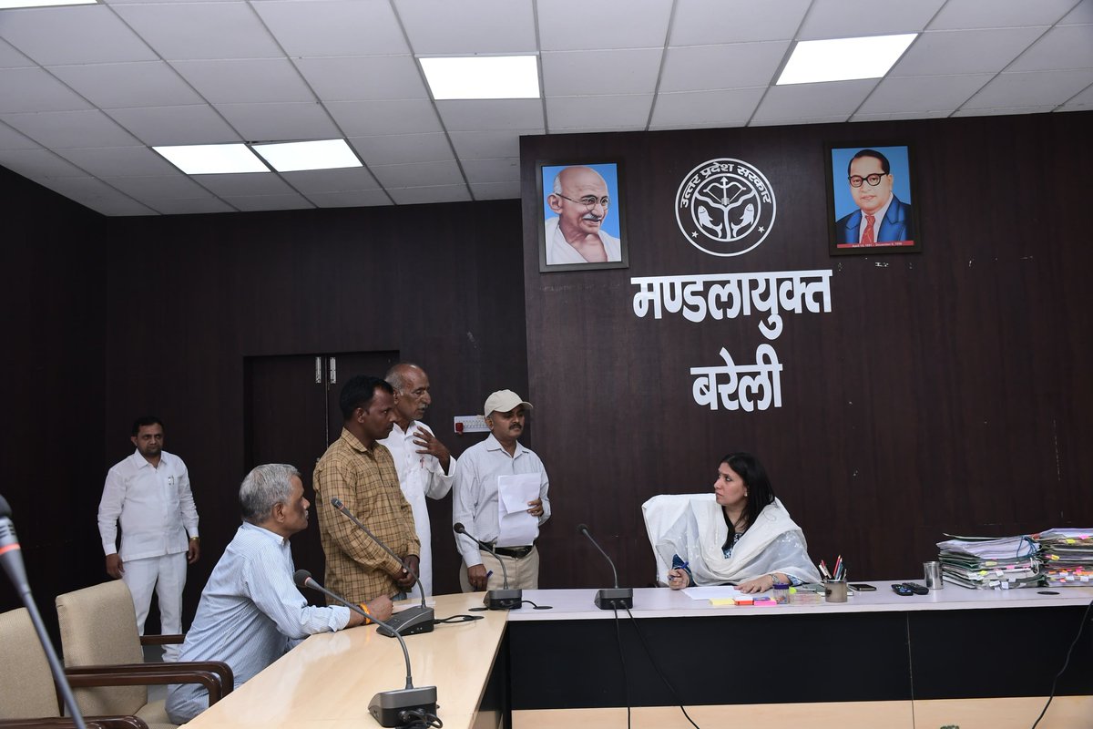 Commissioner, Bareilly Division (@commissionerba1) on Twitter photo рдЖрдпреБрдХреНрдд, рдмрд░реЗрд▓реА рдордгреНрдбрд▓ <a href="/CommissionerBa1/">Commissioner, Bareilly Division</a> рджреНрд╡рд╛рд░рд╛ рдкреНрд░рддрд┐рджрд┐рди рдХреА рднрд╛рдВрддрд┐ рдЖрдпреБрдХреНрдд рдХрд╛рд░реНрдпрд╛рд▓рдп рдореЗрдВ рдЬрдирддрд╛ рдХреА рд╕рдорд╕реНрдпрд╛рдУрдВ рдХреЛ рд╕реБрдирд╛ рдЧрдпрд╛ рдПрд╡рдВ рддреНрд╡рд░рд┐рдд рдЧреБрдгрд╡рддреНрддрд╛рдкреВрд░реНрдг рдирд┐рд╕реНрддрд╛рд░рдг рдХрд┐рдпреЗ рдЬрд╛рдиреЗ рд╣реЗрддреБ рдордгреНрдбрд▓ рдХреЗ рд╕рдВрдмрдВрдзрд┐рдд рдЕрдзрд┐рдХрд╛рд░реАрдЧрдг рдХреЛ рдирд┐рд░реНрджреЗрд╢рд┐рдд рдХрд┐рдпрд╛ рдЧрдпрд╛ред
<a href="/CMOfficeUP/">CM Office, GoUP</a> <a href="/ChiefSecyUP/">Chief Secretary, GoUP</a> <a href="/UPGovt/">Government of UP</a> <a href="/spgoyal_ias/">SP Goyal IAS</a> <a href="/InfoDeptUP/">Information and Public Relations Department, UP</a> рдЖрдпреБрдХреНрдд, рдмрд░реЗрд▓реА рдордгреНрдбрд▓ <a href="/CommissionerBa1/">Commissioner, Bareilly Division</a> рджреНрд╡рд╛рд░рд╛ рдкреНрд░рддрд┐рджрд┐рди рдХреА рднрд╛рдВрддрд┐ рдЖрдпреБрдХреНрдд рдХрд╛рд░реНрдпрд╛рд▓рдп рдореЗрдВ рдЬрдирддрд╛ рдХреА рд╕рдорд╕реНрдпрд╛рдУрдВ рдХреЛ рд╕реБрдирд╛ рдЧрдпрд╛ рдПрд╡рдВ рддреНрд╡рд░рд┐рдд рдЧреБрдгрд╡рддреНрддрд╛рдкреВрд░реНрдг рдирд┐рд╕реНрддрд╛рд░рдг рдХрд┐рдпреЗ рдЬрд╛рдиреЗ рд╣реЗрддреБ рдордгреНрдбрд▓ рдХреЗ рд╕рдВрдмрдВрдзрд┐рдд рдЕрдзрд┐рдХрд╛рд░реАрдЧрдг рдХреЛ рдирд┐рд░реНрджреЗрд╢рд┐рдд рдХрд┐рдпрд╛ рдЧрдпрд╛ред
<a href="/CMOfficeUP/">CM Office, GoUP</a> <a href="/ChiefSecyUP/">Chief Secretary, GoUP</a> <a href="/UPGovt/">Government of UP</a> <a href="/spgoyal_ias/">SP Goyal IAS</a> <a href="/InfoDeptUP/">Information and Public Relations Department, UP</a>