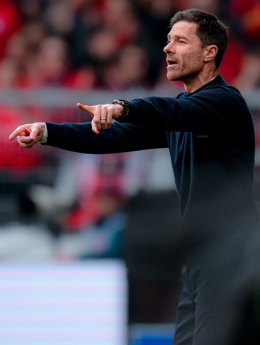 MadridUniversal's tweet photo. 🚨 Fernando Carro (Leverkusen CEO): "We have a gentlemen's agreement by which if a team in which he (Xabi Alonso) has played comes, we would sit down to talk and we would not prevent him." https://t.co/RPfKFN15Cb