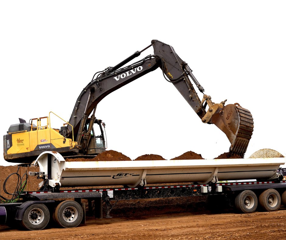 whitakerconst's tweet image. Just like in the sandbox when you were 4 yrs old...

#buildthebest #excavators #dirt #bluecollar