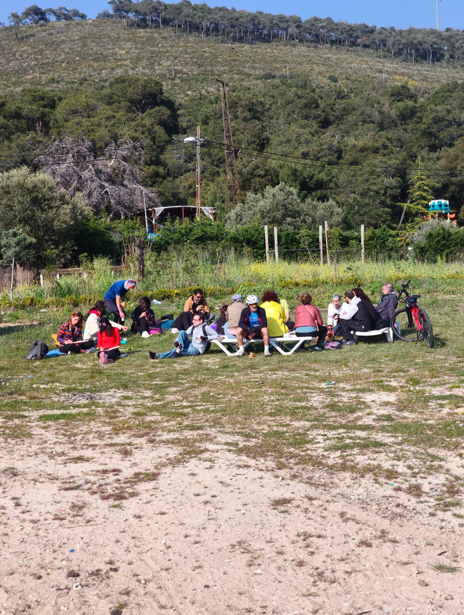 Ermeni yazarların eserlerine ses verdiğimiz buluşmamızın konuğu yazar Rober Koptaş'ın neredeyse bir Don Kişot çıkmasına mı şaşalım, Aydan Çelik'in orada bizimle olmasına mı sevinelim, uzun sürmüş günün akşamlarına mı minnet duyalım... Unutulmaz bir gün geçirdik!