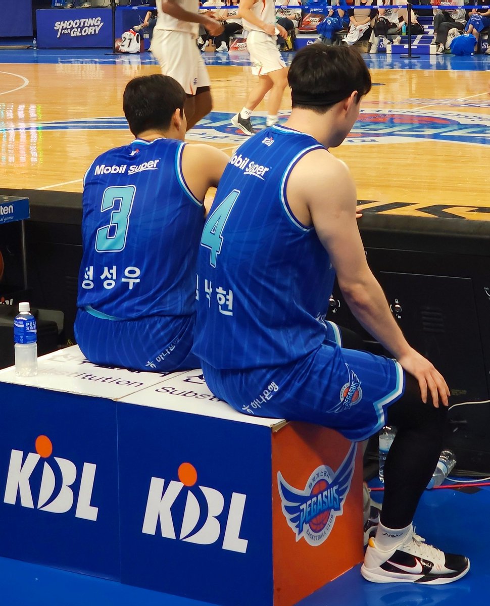 시즌끝인거 아는데 실감안나 아직.
나도 헤어짐의 시간이 필요하다구...