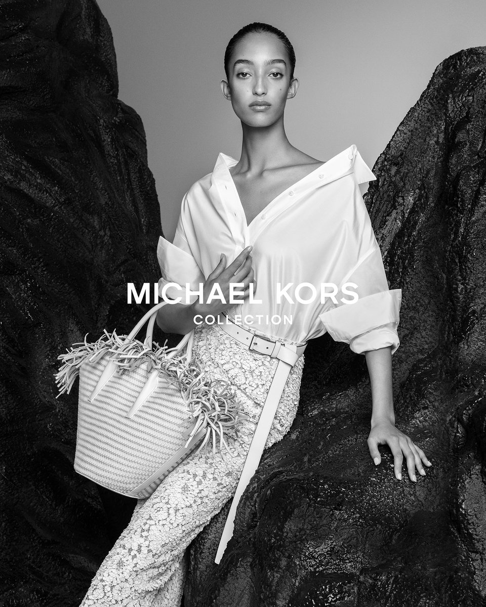 ItmagazineMex's tweet image. - MICHAEL KORS -

Made in Italy.
#MichaelKorsCollection