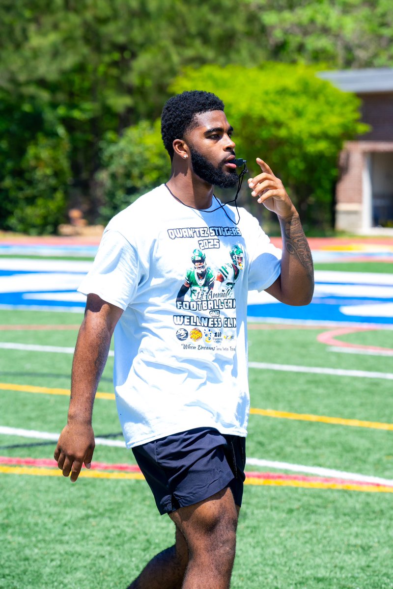 JeanJacks_'s tweet photo. First Annual Football Camp with @qwanb5stiggers 
Shot by me 🤝🏾 https://t.co/6FeUWEtvBn
