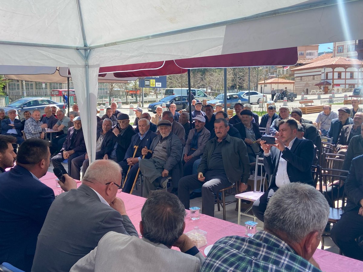 ALZTOKLU's tweet photo. Biz birlikte ses çıkarıp, birlikte çözüm üretmenin gücüne inanıyoruz.

Doğanhisar Meydanı’nda düzenlediğimiz Vatandaş Soruyor, Başkan Cevaplıyor programımızda hemşehrilerimizin taleplerini dinledik, projelerimizi paylaştık.

 #SevdamızDoğanhisar
#VatandaşSoruyorBaşkanCevaplıyor https://t.co/WQHIlKkR2w