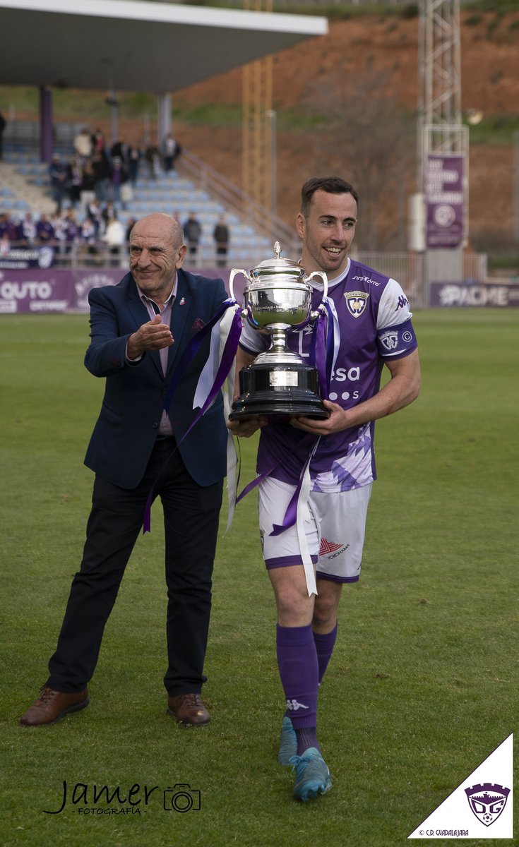 C.D. Guadalajara 🟣⚪️ (@deporguada) on Twitter photo Una orejona de 2022 + otra orejona de 2025 hacen un total de ✌️ orejonas que ya tiene el capi en sus vitrinas.
🔝 <a href="/javierablanque/">Javier Ablanque</a>
👏 <a href="/BurilloCabanero/">Pablo Burillo Cabañero</a> <a href="/FFCM_es/">FFCM</a> Una orejona de 2022 + otra orejona de 2025 hacen un total de ✌️ orejonas que ya tiene el capi en sus vitrinas.
🔝 <a href="/javierablanque/">Javier Ablanque</a>
👏 <a href="/BurilloCabanero/">Pablo Burillo Cabañero</a> <a href="/FFCM_es/">FFCM</a>