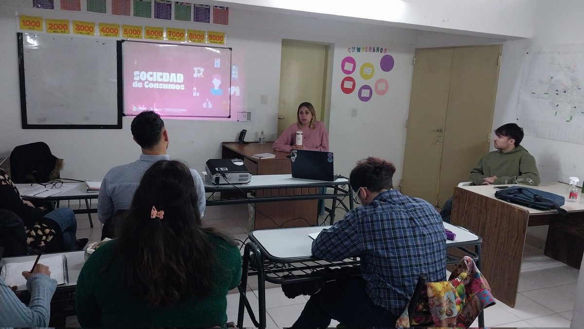 🐾𝑨𝒏𝒅𝒓𝒆𝒂 𝑭𝒆𝒓𝒓𝒂𝒄𝒊𝒐𝒍𝒊 🐾 (@andreaferraciol) on Twitter photo PRACTICAS DE LA UFLO EN CIUDAD SALUDABLE
🟠 Esta mañana comenzaron las prácticas profesionales supervisadas el segundo grupo del año 2025, los de estudiantes de Psicología, <a href="/UFLOuniversidad/">UFLO Universidad</a>, sede Comahue, en el área de Prevención de Consumos Problemáticos.
📚 Las estudiantes PRACTICAS DE LA UFLO EN CIUDAD SALUDABLE
🟠 Esta mañana comenzaron las prácticas profesionales supervisadas el segundo grupo del año 2025, los de estudiantes de Psicología, <a href="/UFLOuniversidad/">UFLO Universidad</a>, sede Comahue, en el área de Prevención de Consumos Problemáticos.
📚 Las estudiantes