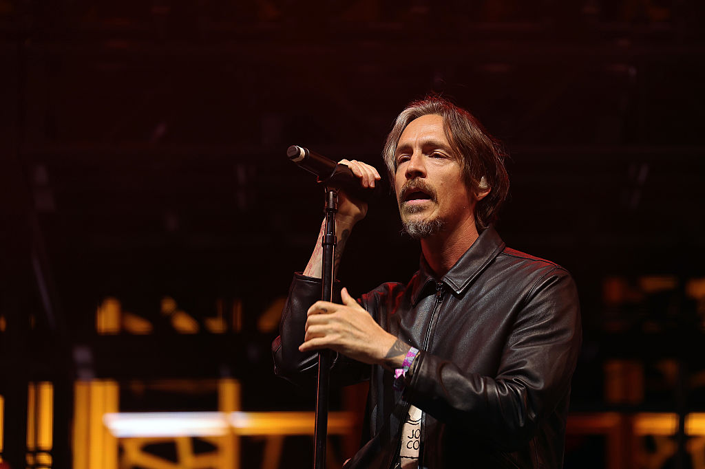 On the final night of #Coachella 2025, <a href="/mybrandonboyd/">Brandon Boyd</a> joined <a href="/Zedd/">Zedd</a> to play "Drive," "Wish You Were Here," &amp; "Pardon Me".
(📸 Maya Dehlin Spach/Getty Images)