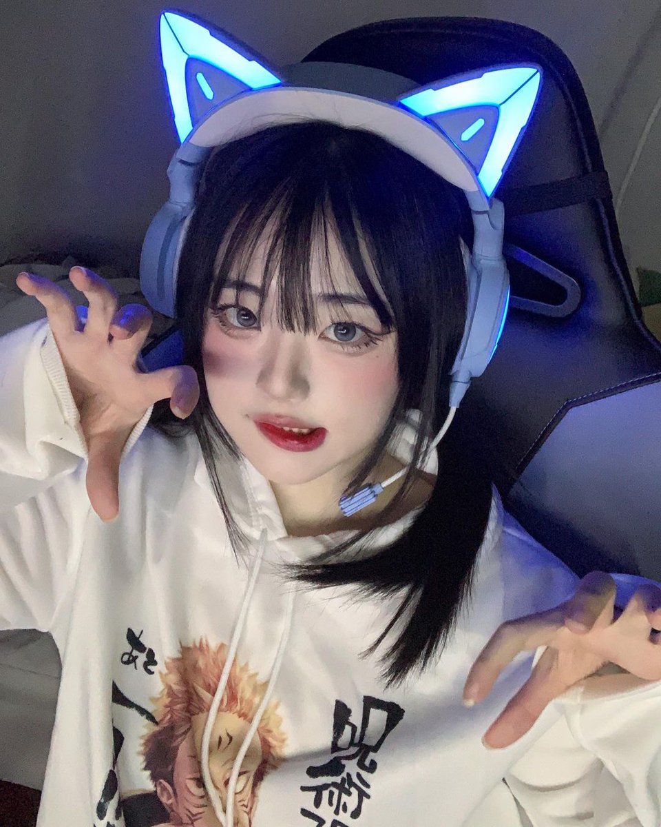 N년전 오늘의 히나 tweet media