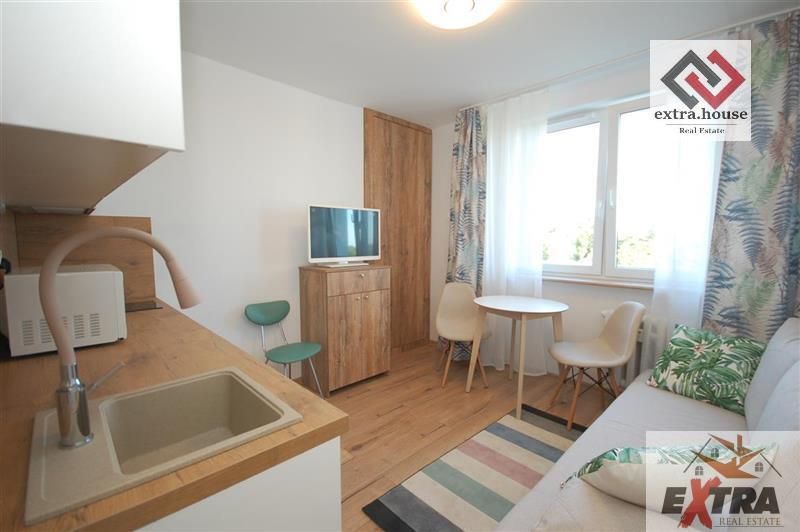 extrasopot's tweet image. Śliczna, kompaktowa kawalerka - przytulna, komfortowa, po kapitalnym remoncie ( nowe instalacje, podłgi, przearanżowane ściany,nowe sanitariaty, nowa stolarka drzwiowa i wyposażenie) ,położona na piątym piętrze budynku z windą. Budynek bez gazu, ocieplony.
tel. 601 62 28 65