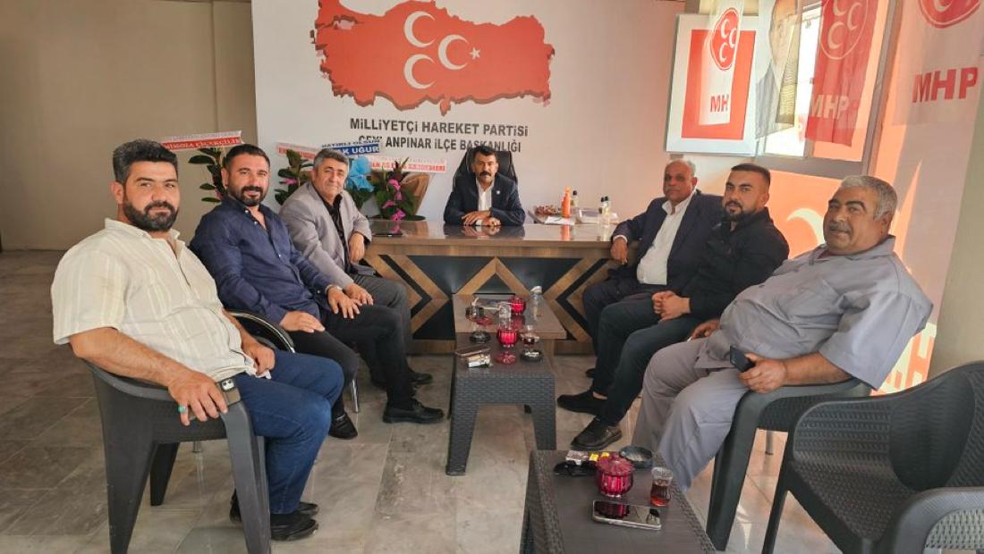 Ceylanpınar Esnaf ve Sanatkarlar odası Başkanı Bülent Çelik yönetimiyle birlikte,teşkilatımıza hayırlı olsun ziyaretlerinde bulunmuşlardır.
Nazik ziyaretlerinden dolayı Sn. Bülent Çelik ve yönetimine teşekür ederim
Milliyetçi Hareket Partisi Ceylanpınar İlçe Başkanı
Aziz DEMİRDAŞ