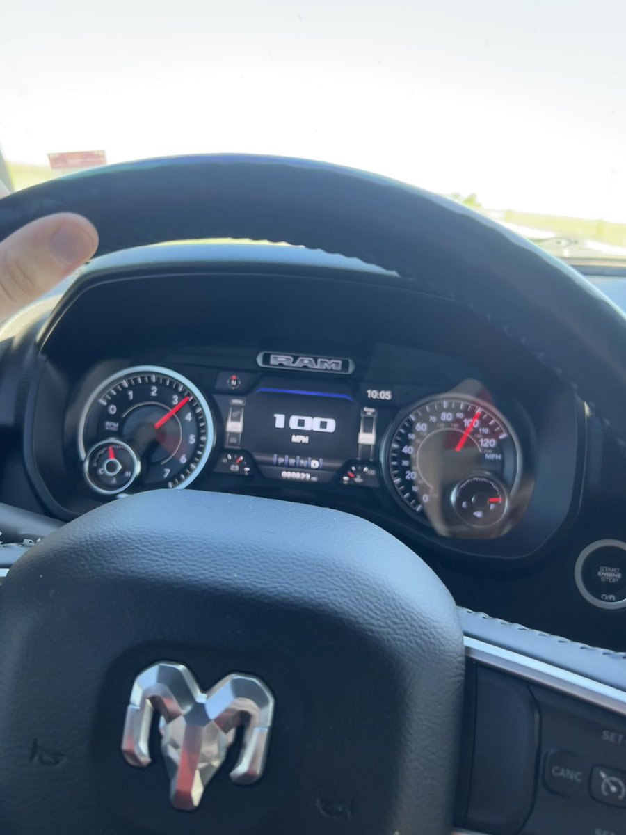 fatherlessdanny's tweet photo. I’m the MJ of tweeting and driving! #LANK #35over https://t.co/rCS7h4rBJo