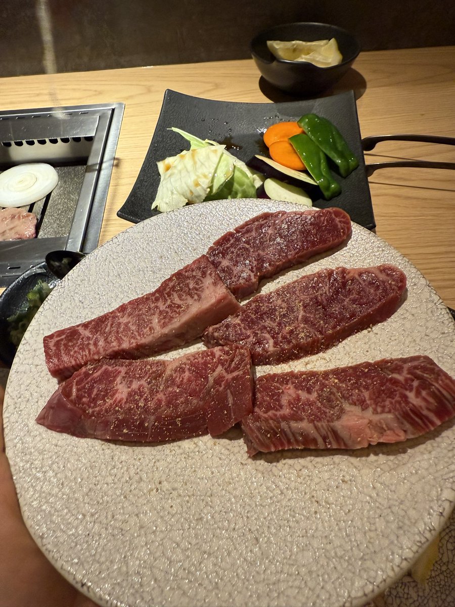 activeyuka's tweet photo. 大会２日後、友達がちゃんと
覚えていてくれて焼肉のお誘い🍖
お腹いっぱい食べれるって幸せ💕
２日で3キロ増量🐷
#リバウンド
#焼肉
#タンパク質
#筋肉女子
#岡崎 https://t.co/bPIaVruh6J