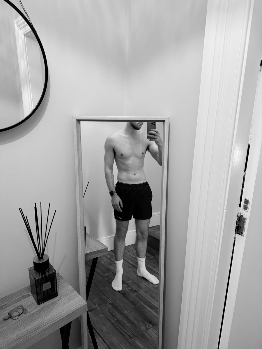 ggow_'s tweet photo. Horny Monday 😈 https://t.co/qYXcHnFedJ