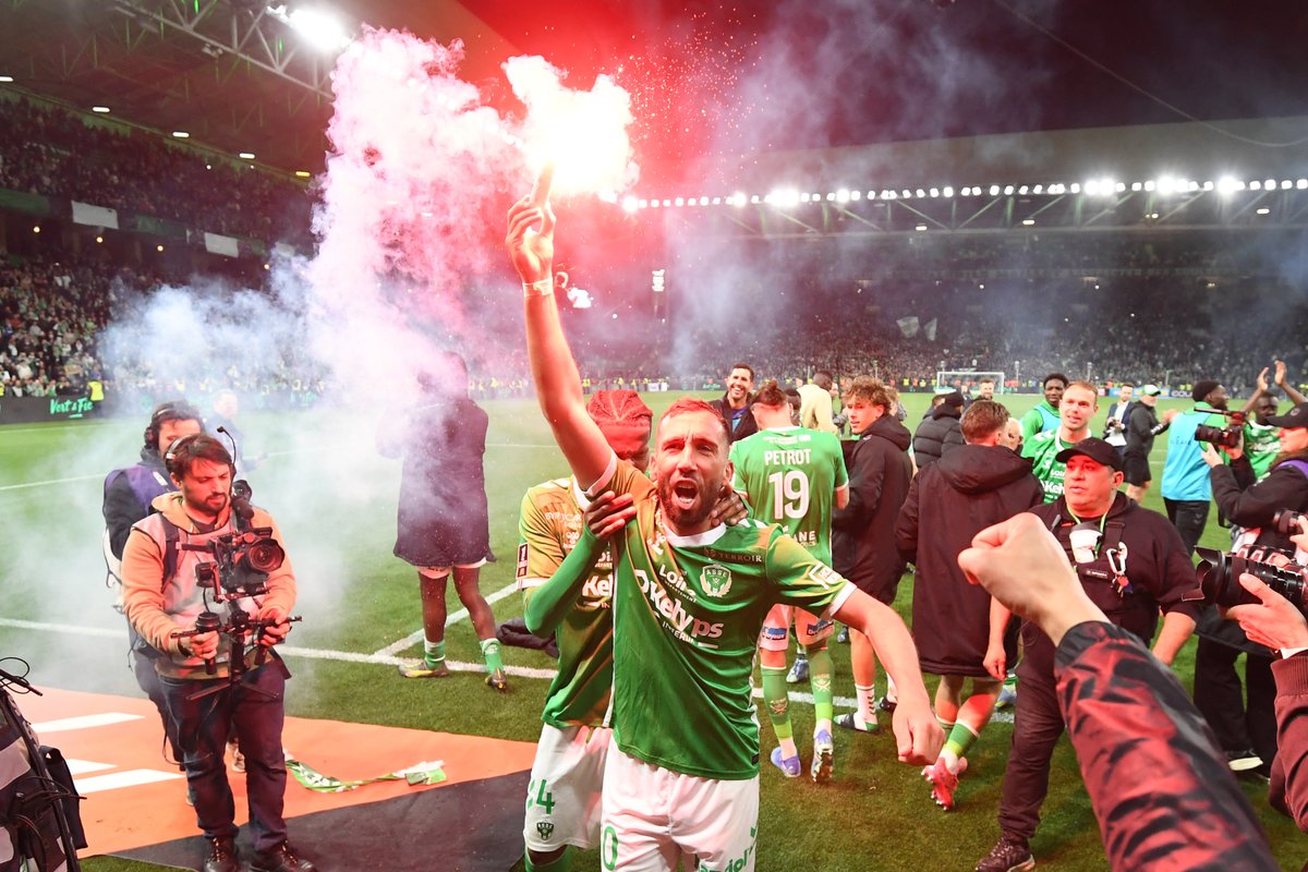 NO PYRO NO PARTY 😁