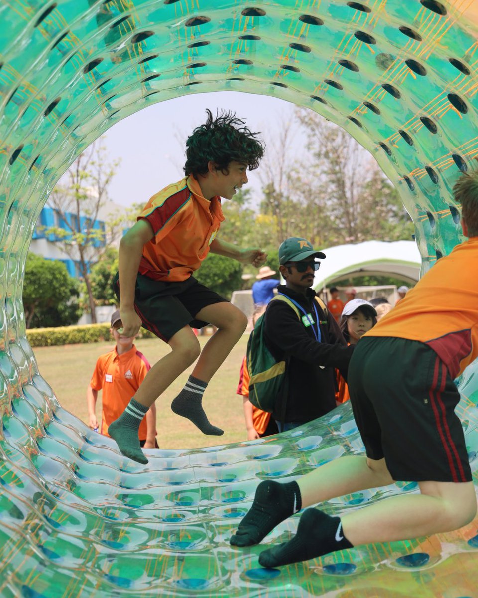 Stonehill_SIS's tweet image. Our Grades 3 and 4 learners had an exciting time at the on-campus adventure camp! From team-building games to outdoor challenges, it was a day full of learning, and exploration right here at school!
#AdventureCamp #GoStonehillTigers