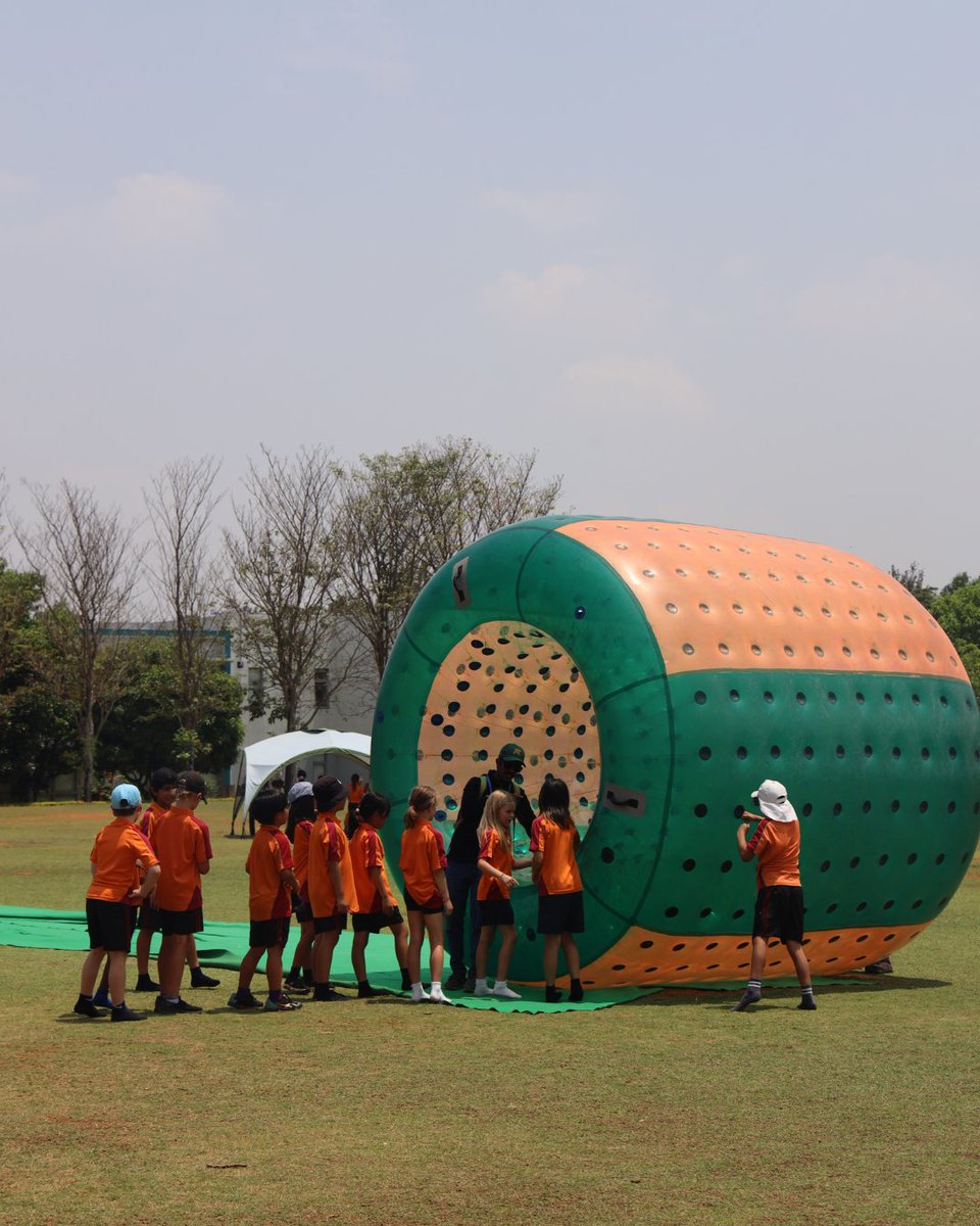 Stonehill_SIS's tweet image. Our Grades 3 and 4 learners had an exciting time at the on-campus adventure camp! From team-building games to outdoor challenges, it was a day full of learning, and exploration right here at school!
#AdventureCamp #GoStonehillTigers