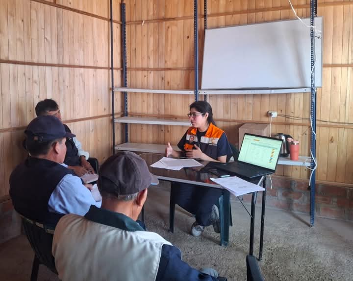 coer_a73397's tweet photo. 📍✅🤝 GOBIERNO REGIONAL DE AREQUIPA A TRAVÉS DEL COER REALIZÓ REUNIÓN DE COORDINACIÓN CON EQUIPO TÉCNICO DE AGENCIA AGRARIA IRRIGACIÓN MAJES ANTE POSIBLES EMERGENCIAS EN EL SECTOR AGRÍCOLA https://t.co/aA5RvyIQyC