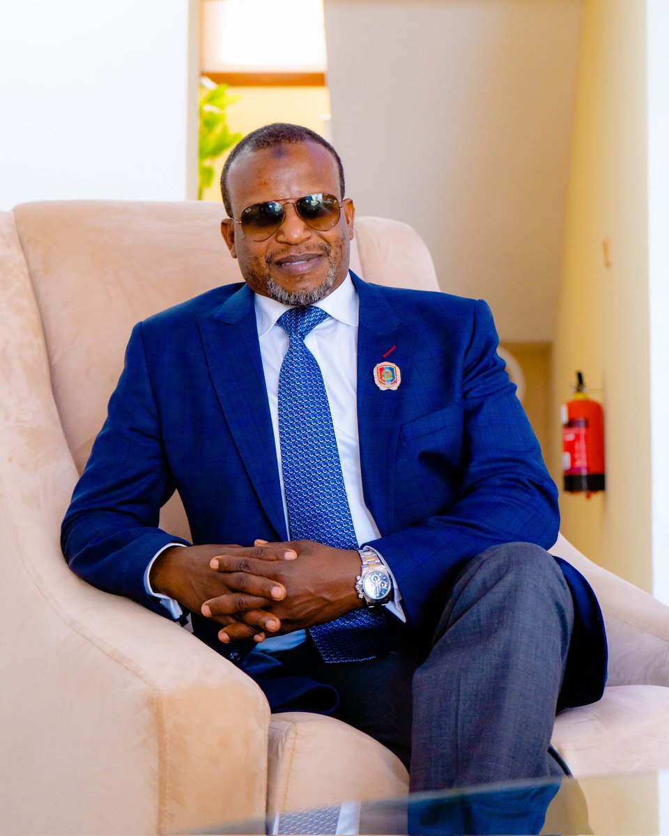 Nasaha za Omar
"Kamwe Usishindane na Mtu, Bali Hakikisha Unashidana Ili Kila Mmoja Awe Upande Wako"

TAFAKARI SANA!